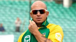 பாக். ரசிகர்களை விலங்குகள் என திட்டி தடை பெற்ற கிப்ஸ் -காரணம் குறித்து மனம்திறப்பு