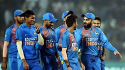 டி20 தொடரை தட்டித் தூக்கிய இந்தியா.. தெறிக்கவிட்ட ஷர்துல், சைனி.. இலங்கை அணி சரண்டர்!