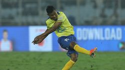 ISL 2019-20 : தெறிக்கவிட்ட கேரளா பிளாஸ்டர்ஸ்.. ஏடிகே அணியை வீழ்த்தி அபார வெற்றி!!