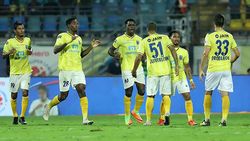 சரமாரியாக கோல் அடித்து.. வெளுத்து வாங்கிய கேரளா பிளாஸ்டர்ஸ்.. ஹைதராபாத் அணியை பந்தாடி அபார வெற்றி!