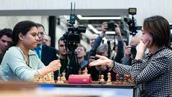 பிளிட்ஸ் செஸ் சாம்பியன்ஷிப் போட்டி - ஏமாற்றத்தை அளித்த கோனேரு ஹம்பி