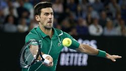 ரோஜர் பெடரரை நேர் செட்களில் வீழ்த்திய ஜோகோவிக்.. ஆஸி. ஓபனில் நடந்த பரபர சம்பவம்!