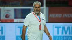 பிளே-ஆஃப் சிக்கலில் ஜாம்ஷெட்பூர்.. வலுவாக இருக்கும் கேரளா பிளாஸ்டர்ஸ்.. பரபர மோதல்!