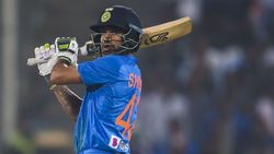 அவர் எவ்ளோ ரன் அடிச்சாலும் பரவாயில்லை.. டீம்ல இடம் கொடுக்க முடியாது.. கோலி ஷாக் முடிவு?