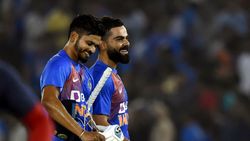 இவர் தான் அடுத்த விராட் கோலி.. கேப்டன் ஆகவும் வாய்ப்பு இருக்கு.. ஆச்சரியம் அளிக்கும் இளம் வீரர்!