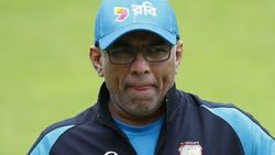 உலக கோப்பை தோல்வியால் பணிநீக்கம் செய்யப்பட்ட கோச் -இழப்பிடு வழங்க கோரிக்கை