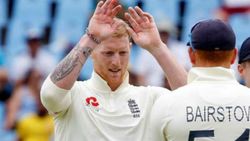 சாதனை வரலாற்றை எழுதிய முதல் இங்கிலாந்து வீரர் -5 கேட்சுகளை பிடித்து சாதனை