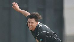 இந்தியா -நியூசிலாந்து சர்வதேச ஒருநாள் தொடர்: நியூசிலாந்து பௌலர்கள் மூவர் நீக்கம்