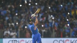 உலகளவில் ஆறு கேப்டன்கள் மட்டுமே செய்த இமாலய மைல்கல் சாதனை.. தோனியுடன் லிஸ்ட்டில் இணைந்த கோலி!