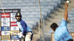 சோலே பட்டூரேவானாலும் பந்து வீச்சானாலும் கவனமாக கையாள வேண்டும்- கோலி