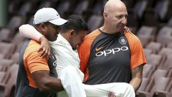 அடுத்தடுத்து பிரச்சினைகள்... காலில் வீக்கம்... 2வது டெஸ்ட்டில் பங்கேற்பாரா பிரித்வி?