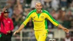 அவரப் பாத்தாலே தன்னம்பிக்கை ஜிவ்வுனு ஏறுது... ஹாட்-ட்ரிக் ஹீரோவின் பேவரிட் ஹீரோ