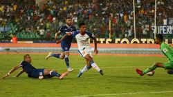 ISL 2019-20 : விடாப்பிடியாக மோதிய பெங்களூரு - சென்னை அணிகள்.. கோல் அடிக்காமல் டிராவான போட்டி!