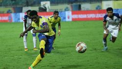 ISL 2019-20 : கேரளா பிளாஸ்டர்ஸ் அபார வெற்றி.. பலமான பெங்களூரு அணியை வீழ்த்தியது!