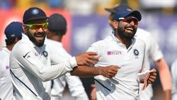 4 பேர் டக் அவுட்.. 10 ரன்னை கூட தாண்டாத 8 பேர்.. இவங்களை வைச்சுகிட்டு என்ன பண்றது? சிக்கலில் கோலி!