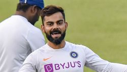 இவரு பெஸ்ட் கேப்டனா? கங்குலி, டிராவிட் ரெக்கார்டை முறியடிக்க முடியாமல் திணறும் கோலி.. வெளியான தகவல்!