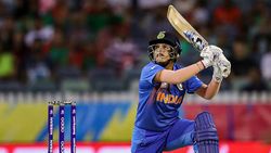 செம அதிரடி.. கிரிக்கெட் உலகை வாய் பிளக்க வைத்த 16 வயது இளம் புயல்.. மிரள வைக்கும் சாதனை!