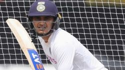 இந்தியா -நியூசிலாந்து ஏ அணிகள் மோதல் -இரட்டை சதம் அடித்த இளம் வீரர்