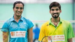 பிவி சிந்து, சாய்னா.. எல்லாம் ஏற்கனவே பக்காதான்.. இன்னும் பளிச்சிட வைக்க.. வருகிறார் அகஸ் டுவி!