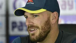 தூக்கமே வராது... திடீர் திடீர்ன்னு முழிச்சி பாப்பேன்... வேதனை தெரிவித்த ஆரோன் பின்ச்