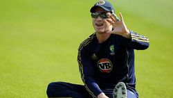 தம்பி நீங்க தோனி மாதிரிலாம் ட்ரை பண்ணாதீங்க.. இதைவிட எப்படி ஓப்பனா சொல்றது.. ஆஸி வீரர் நெத்தியடி!