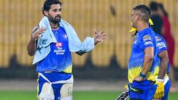 கொரோனா வந்தா என்ன.. நாங்க பாட்டுக்கு ஒரு பக்கம் ஆடிட்டு போறோம்.. ஜோராக ரெடியாகும் ஐபிஎல்!