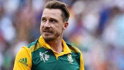 தேவையே இல்லை.. கிளம்புங்க.. தோனிக்கு வந்த அதே நிலைமை.. தூக்கி எறியப்பட்ட தென்னாப்பிரிக்க வீரர்!