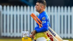 அவ்ளோதான் எல்லாரும் கிளம்புங்க.. கடையை இழுத்து மூடிய சிஎஸ்கே.. தோனி ரசிகர்கள் ஏமாற்றம்!