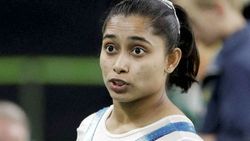 தள்ளிப் போன ஒலிம்பிக்.. முகத்தில் 1000 வாட்ஸ் பல்பு.. ஹேப்பியான தீபா கர்மகர்.. துளிர்த்த நம்பிக்கை!