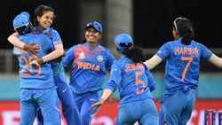 நாங்க இப்ப சிங்கிள் இல்ல... அரையிறுதியில் கர்ஜிக்க தயாராகும் இந்திய பெண் சிங்கங்கள்