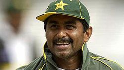 உங்கள்ல ஒருத்தரையாவது இந்திய அணியில் சேர்த்துப்பாங்களா? பாக். வீரர்களை விளாசிய முன்னாள் வீரர்!