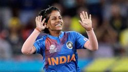 ராதாவுக்கு பிரஷர்.. ஷெபாலிக்கு பயமே இல்லை.. கூல் செய்த ஹிர்வானி.. கப்புக்கு நாங்க ரெடி.. பூனம்!