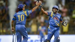 சச்சின், சேவாக் கைவிட்டாலும் நான் இருக்கேன்.. வெறியாட்டம் ஆடிய ஆல்-ரவுண்டர்.. இந்தியா அதிரடி வெற்றி!