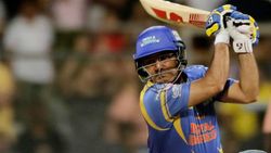 இப்படியா பண்ணுவாங்க? மேட்ச்சில் ஆடி அசைந்து சேவாக் செய்த காரியம்.. ஷாக் ஆன ரசிகர்கள்!