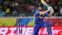 தொடர்ந்து துரத்தும் தோல்விகள்... தரவரிசையில் 3வது இடத்திற்கு இறங்கிய ஷெபாலி வர்மா