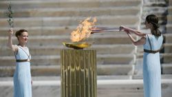 என்னங்க ஆளையே காணோம்.. ஒலிம்பிக் ஜோதிக்கு வந்த பரிதாப நிலை!