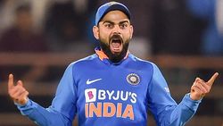 திரும்ப வந்துட்டேன்னு சொல்லு... டிவீட் போட ஜரூரா வந்துட்டேன்னு சொல்லு...