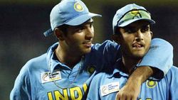 கங்குலி சட்டையை கழற்றி சுற்றிய போது யுவராஜ் சிங் செய்த காரியம்.. யாரும் பார்க்காததால் கிரேட் எஸ்கேப்