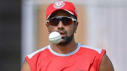 அடுத்த மான்கட் அவுட்ட எப்ப வீழ்த்த போறீங்க... ரசிகரின் கேள்விக்கு பதிலளித்த அஸ்வின்