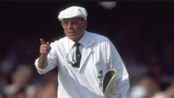 3 பைனல்களுக்கு இவர்தான் கிங் அம்பயர்.. மறக்க முடியாத டிக்கி பேர்ட்.. தாத்தாவுக்கு வயசு 87