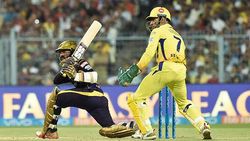 சைலன்ட்டாக இருந்த தோனி.. நெஞ்சில் குத்திய சிஎஸ்கே.. 13 வருட வலி .. தமிழக வீரர் சொன்ன ஷாக் ரகசியம்!