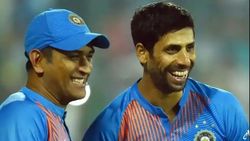 தோனி ஃபிட்டாதான் இருக்கார்.. ஆனால் சான்ஸ் இல்லை.. முடிஞ்சு போச்சு.. ஆசிஷ் நெஹ்ரா பரபரப்பு