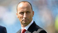 இவங்க ஆடுனா அதுதான் ஆட்டம்.. கெத்து கோலி.. சரவெடி லாரா.. நச்சுன்னு 4 பேரைச் சொன்ன நாசர் ஹூசேன்