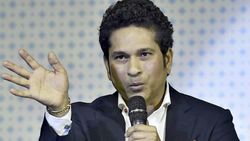 சூப்பர்.. 5000 பேருக்கு ஒரு மாதத்திற்குத் தேவையான ரேஷன் பொருட்களை வழங்குகிறார் சச்சின்