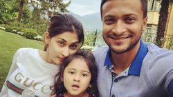 வாவ்.. ஷாகிப் அல் ஹசன் மகளுக்கு இன்னொரு குட்டி பாப்பா வரப் போகுதாமே!