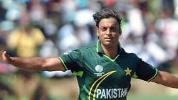 அவர ஆட சொல்லுங்க... அவுட் ஆக்கி காட்டறேன்... சோயிப் அக்தர் சபதம்