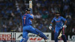 வரலாறு படைத்த தோனியின் முடிவு.. 2011 உலகக்கோப்பை பைனலில் நடந்த அந்த சம்பவம்!