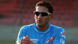 மாஸ்க் போட்டுக்கிட்டு பௌலிங் போடணுமா.... பௌலர்ஸ் பத்தி யோசிக்கவே மாட்டீங்களா?