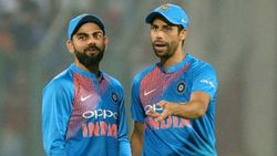 2 வருசமா இது எல்லை மீறி போய்கிட்டு இருக்கு.. கோலி செய்வது தப்பு.. விளாசிய முன்னாள் வீரர்!