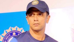 வீட்டுக்கு வந்த ரசிகை.. ஆட்டோகிராப் வாங்க வந்ததாக நம்பி ஷாக் ஆன டிராவிட்.. காப்பாற்றிய போலீஸ்!